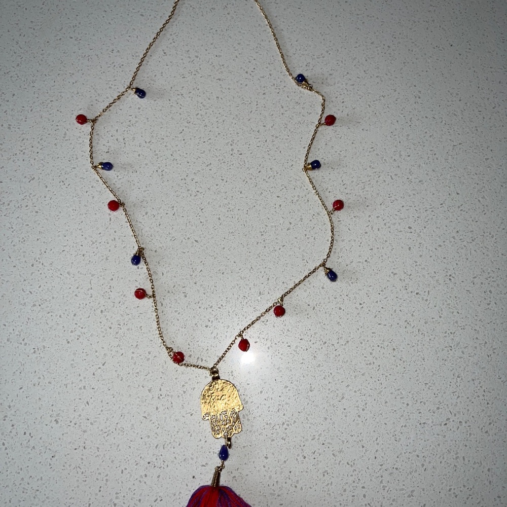 4u by Ana O necklace jewelry, 30”
Healing Hand pendent, Tassel and stones